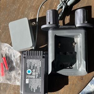 Samsung Cordless Vacuum Charging Dock with and Battery